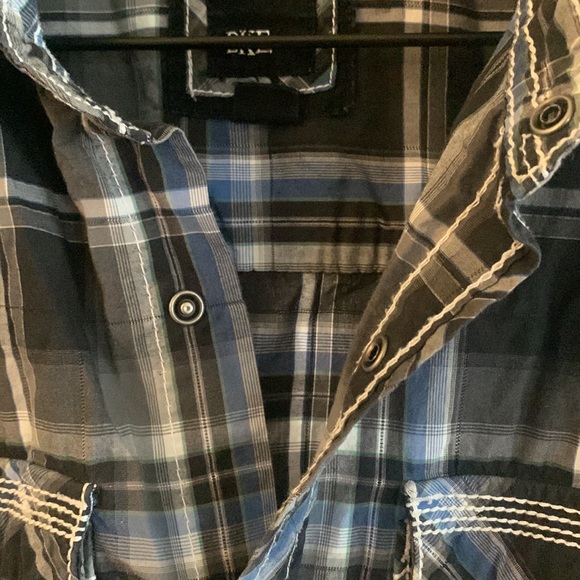 BKE black blue and grey plaid snap closure button down size medium - Picture 6 of 9